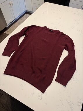 GAP men’s Classic Crewneck Sweater in Deep Burgundy